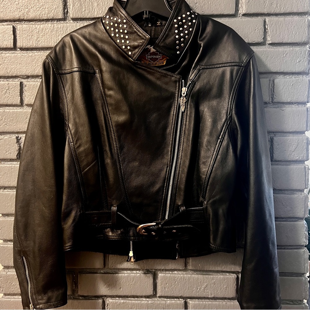Vintage Ladies Genuine Harley Davidson Leather Jacket. Silver Studs.
